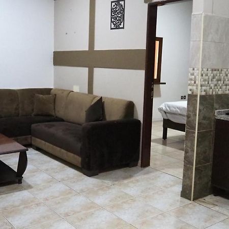 Al Fawanes Hotel Apartments Amman Exterior photo